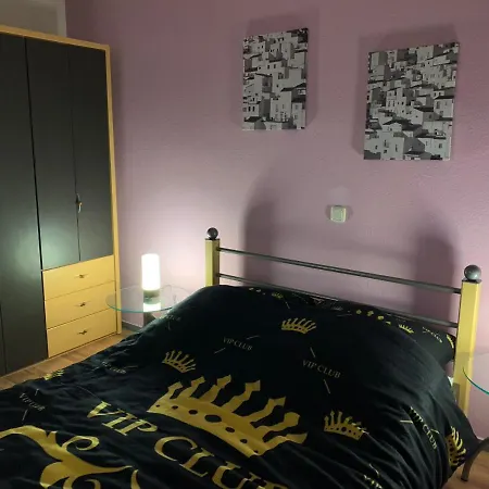 Daire Modern And Central, Near Rhein & Museums, Fully Furnished